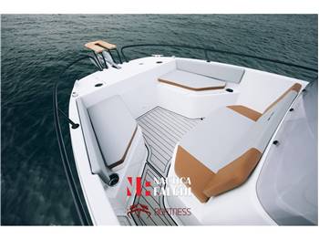 BENETEAU FLYER 7 SPACEDECK