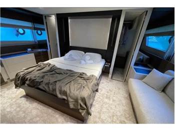 Ferretti Yachts Ferretti 670