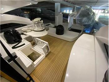Pershing Pershing 64'