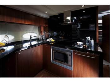 Princess Yachts V 72