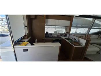 Princess Yachts F70