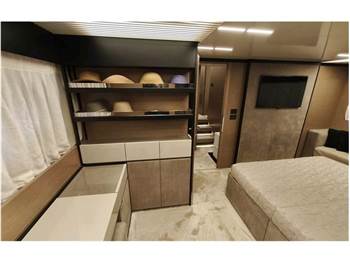 Ferretti Yachts FERRETTI 780