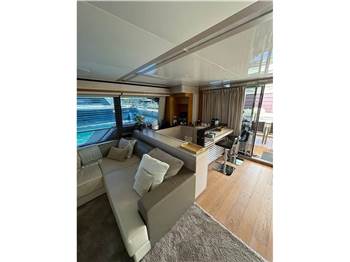 Custom Line Navetta 28