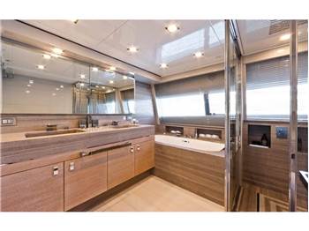 Custom Line Navetta 33 Crescendo