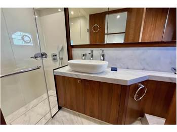 Sunseeker Manhattan 66