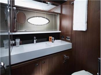 Princess Yachts V 62
