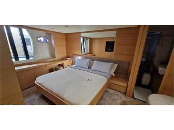 Pershing Pershing 64'