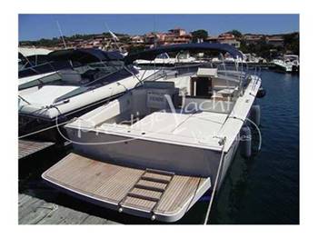 Tornado 38 Flush Deck
