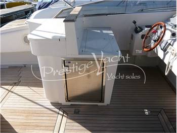 Tornado 38 Flush Deck
