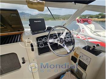Bertram 28 Moppie