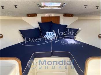 Bertram 28 Moppie