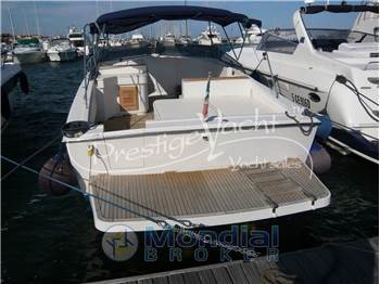 Tornado 38 Flush Deck