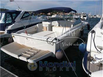Tornado 38 Flush Deck