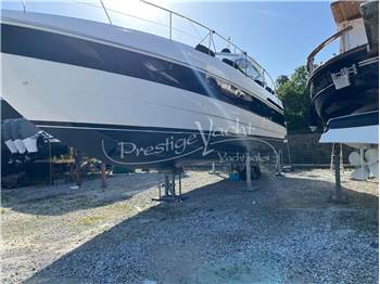 Pershing 43
