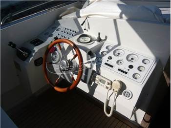 Tornado 38 Flush Deck