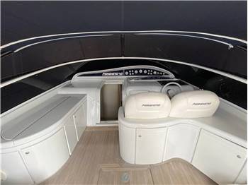 Pershing 40