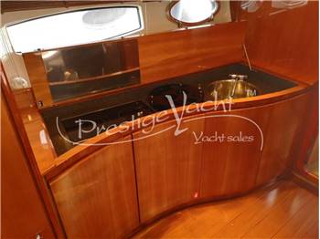 Pershing 43