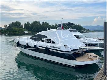 Pershing 43