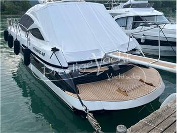 Pershing 43