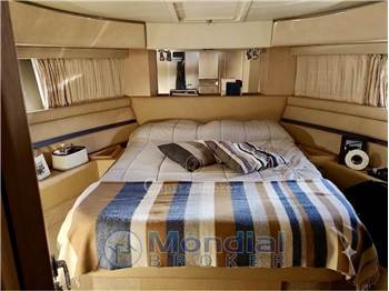 Ferretti Yachts 550