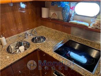 Ferretti Yachts 620
