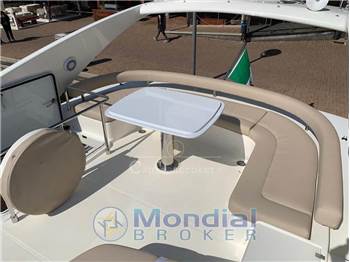 Ferretti Yachts 620