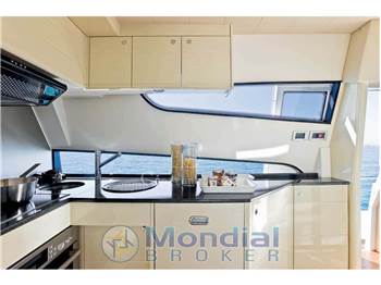 Ferretti Yachts 681