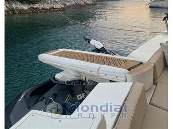 Ferretti Yachts 590