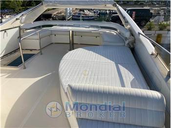 Ferretti Yachts 590
