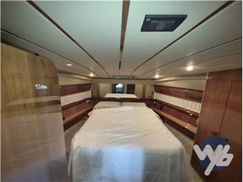 Ferretti Yachts 53