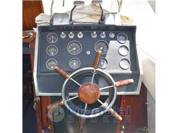 CHRIS CARFT CATALINA 28'