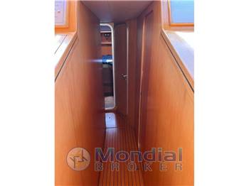 FERRETTI ALTURA 41 DICK CHARTER