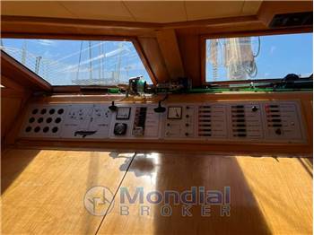 FERRETTI ALTURA 41 DICK CHARTER
