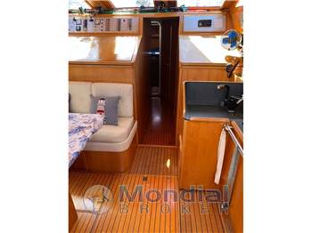 FERRETTI ALTURA 41 DICK CHARTER