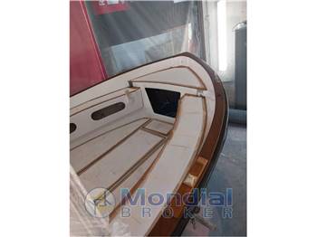 Cantiere Tonelli e Pezzica Velaccio 6