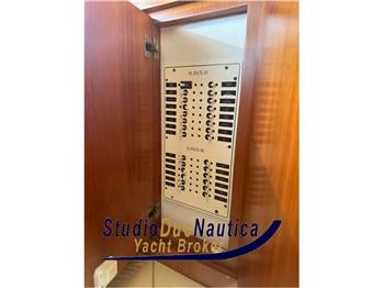 BERTRAM YACHT 360 MOPPIE