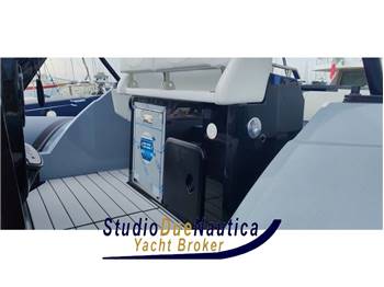 RANIERI INTERNATIONAL CAYMAN 28 EXECUTIVE TROFEO