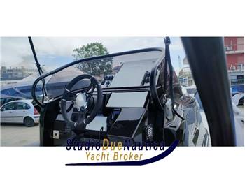 RANIERI INTERNATIONAL CAYMAN 28 EXECUTIVE TROFEO