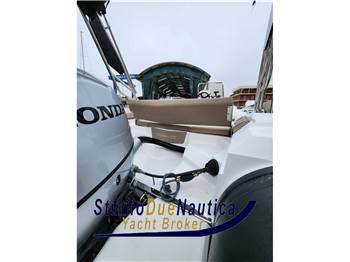 RANIERI INTERNATIONAL CAYMAN 21 SPORT