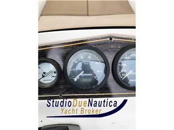 RANIERI INTERNATIONAL CAYMAN 21 SPORT