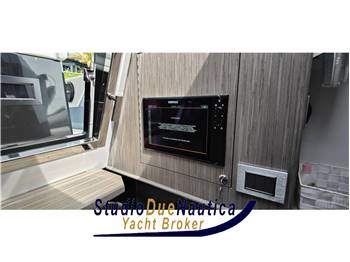 RANIERI INTERNATIONAL CAYMAN 45 CRUISER