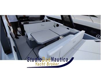 RANIERI INTERNATIONAL CAYMAN 45 CRUISER