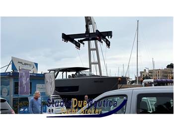 CRANCHI A46 LUXURY TENDER