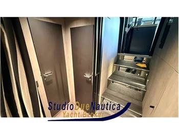 CRANCHI A46 LUXURY TENDER