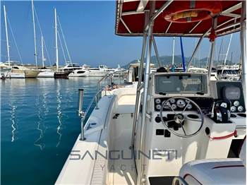 Boston whaler Outrage 26