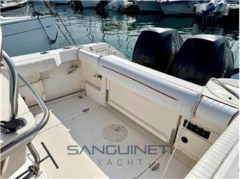 Boston whaler Outrage 26