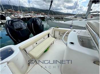 Mako 264 walk around