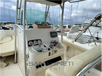 Mako 264 walk around
