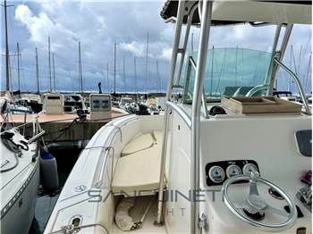 Mako 264 walk around