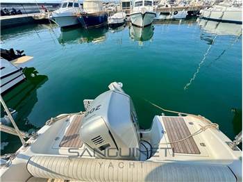 Compositi costruzioni navali Seabird 655
